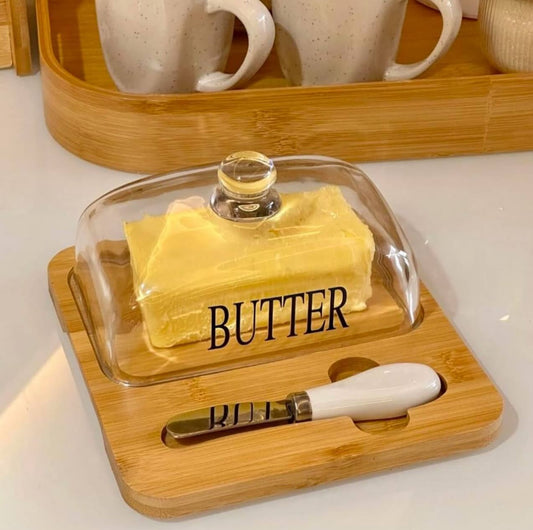 Beurrier avec couvercle en verre et plateau en bambou