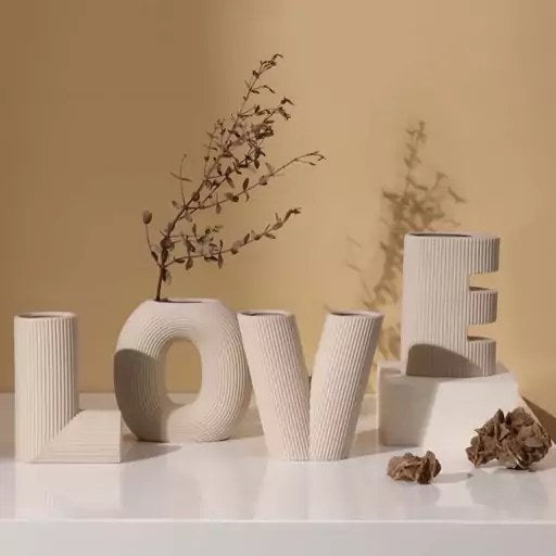Vases Lettres "LOVE" en Céramique Émaillée – Décoration Moderne et Romantique 💞