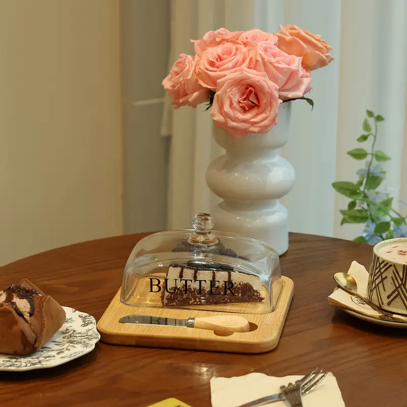 Beurrier avec couvercle en verre et plateau en bambou