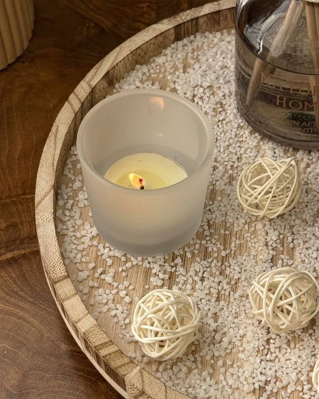 NESTO  Coffret Diffuseur de Parfum d'Ambiance avec Bougeoirs & Plateau en Bois