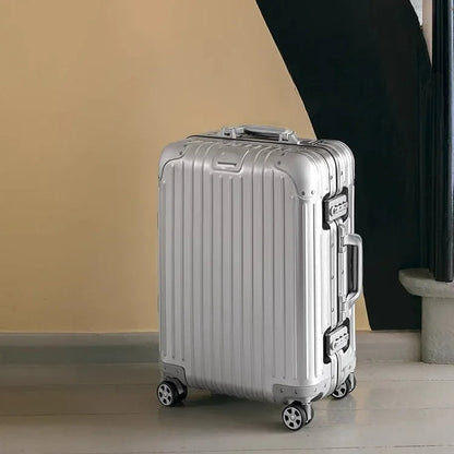 Valise Cabine Rigide en Aluminium – Design Premium et Sécurité Renforcée