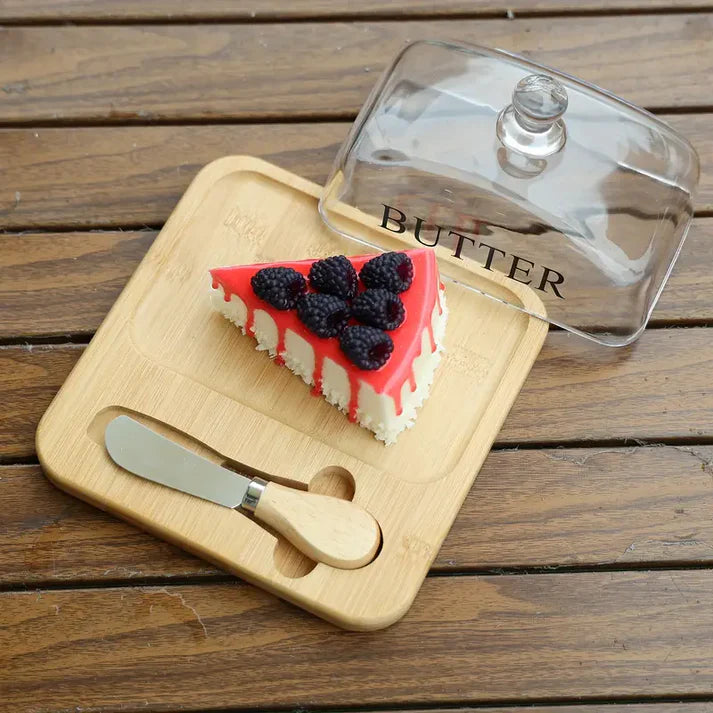 Beurrier avec couvercle en verre et plateau en bambou