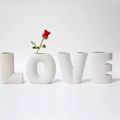 Vases Lettres "LOVE" en Céramique Émaillée – Décoration Moderne et Romantique 💞