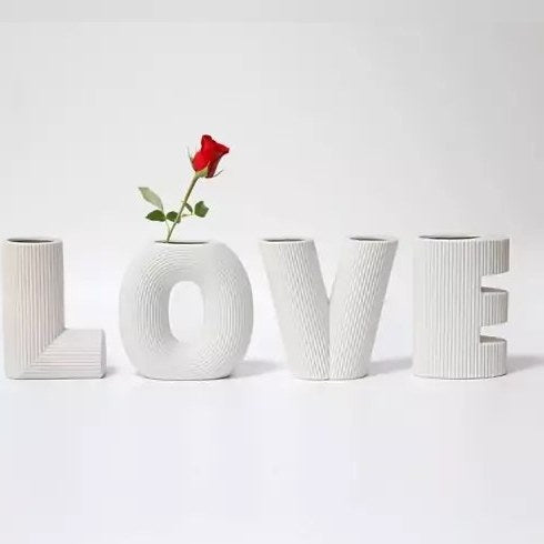 Vases Lettres "LOVE" en Céramique Émaillée – Décoration Moderne et Romantique 💞