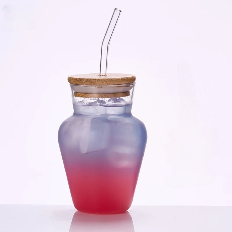 Verre à Rayures Moderne avec Couvercle et Paille – Design Contemporain