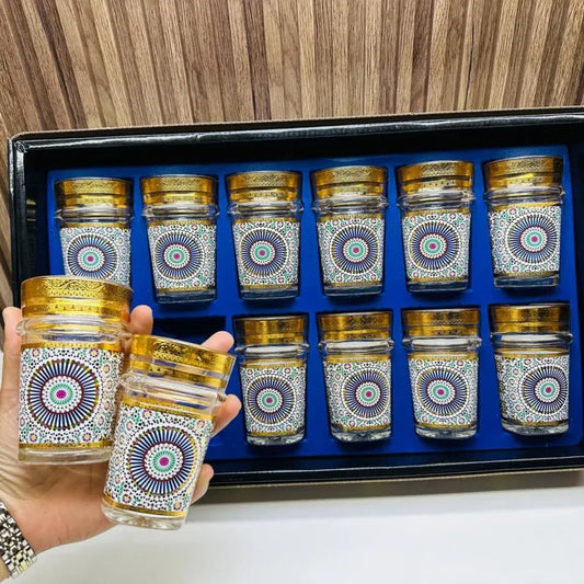 12 Verres à Thé Marocains avec Motifs Dorés et Couleurs Éclatantes