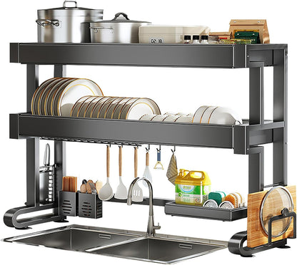 Organisez votre cuisine avec l’égouttoir à vaisselle en acier au carbone à 2 niveaux. Robuste, élégant et pratique, il garde tout propre et parfaitement rangé