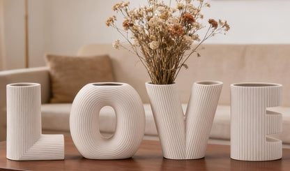 Vases Lettres "LOVE" en Céramique Émaillée – Décoration Moderne et Romantique 💞