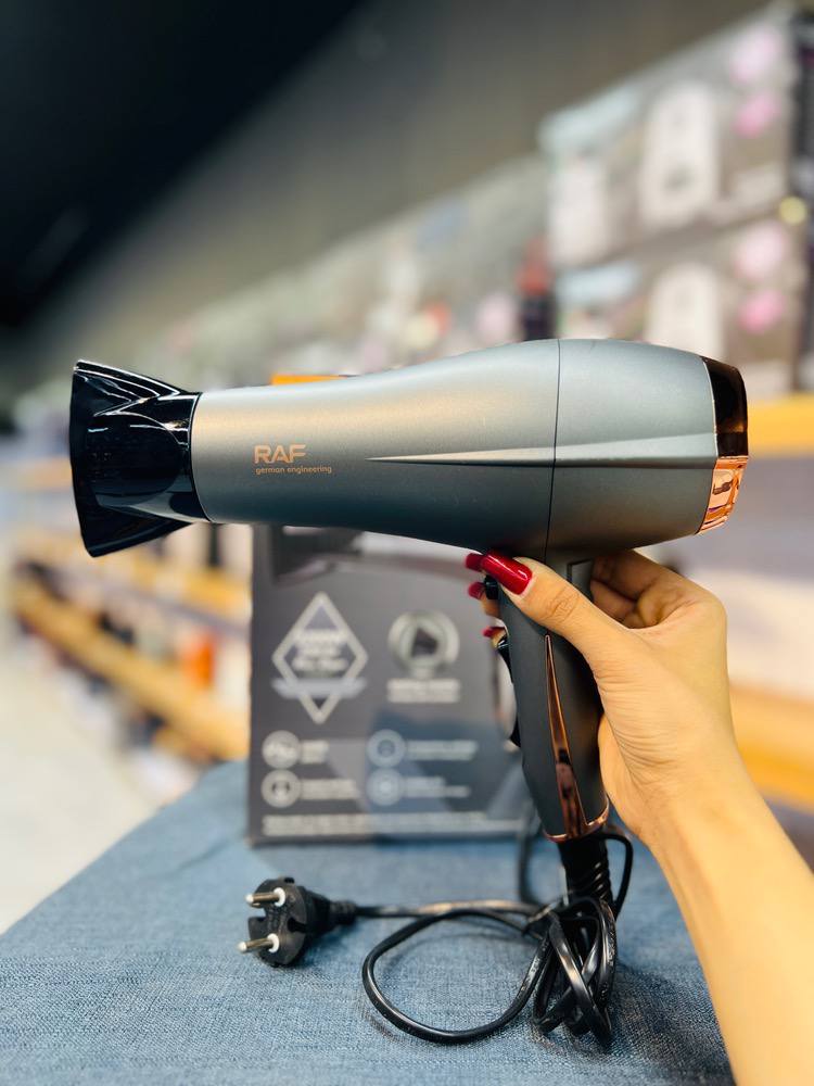 Sèche-cheveux ionique puissant 2200w Sèche-cheveux professionnel moderne à séchage rapide