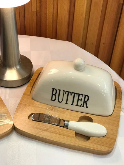 Beurrier avec couvercle en verre et plateau en bambou