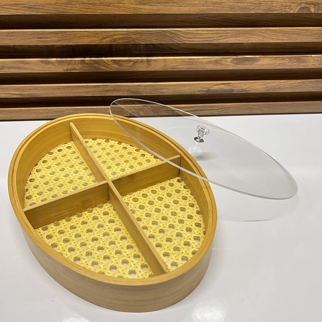 Plateau en Bambou à 4 Compartiments – Couvercle Inclus pour Organiser Noix et Desserts