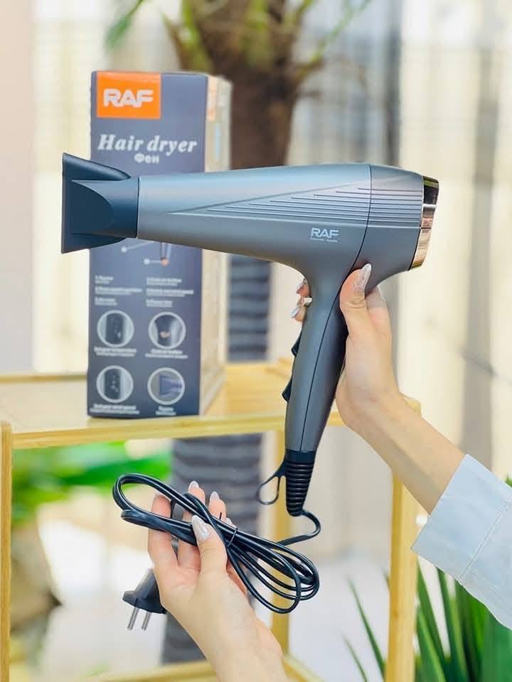 Sèche-cheveux ionique puissant 2200w Sèche-cheveux professionnel moderne à séchage rapide