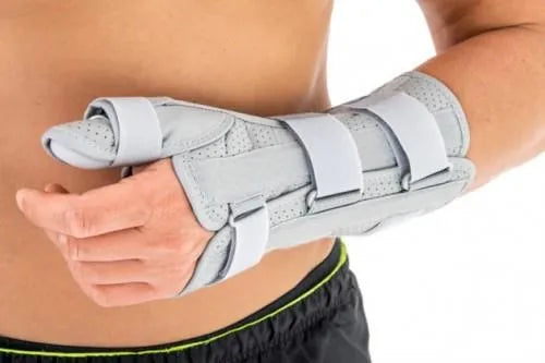 Wrist Brace Ergonomique – Soutien Réglable et Confort Respirant NESTO.MA MAROC