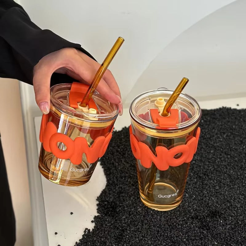 Tasse en verre créative avec couvercle en paille et manchon tendance résistant à la chaleur