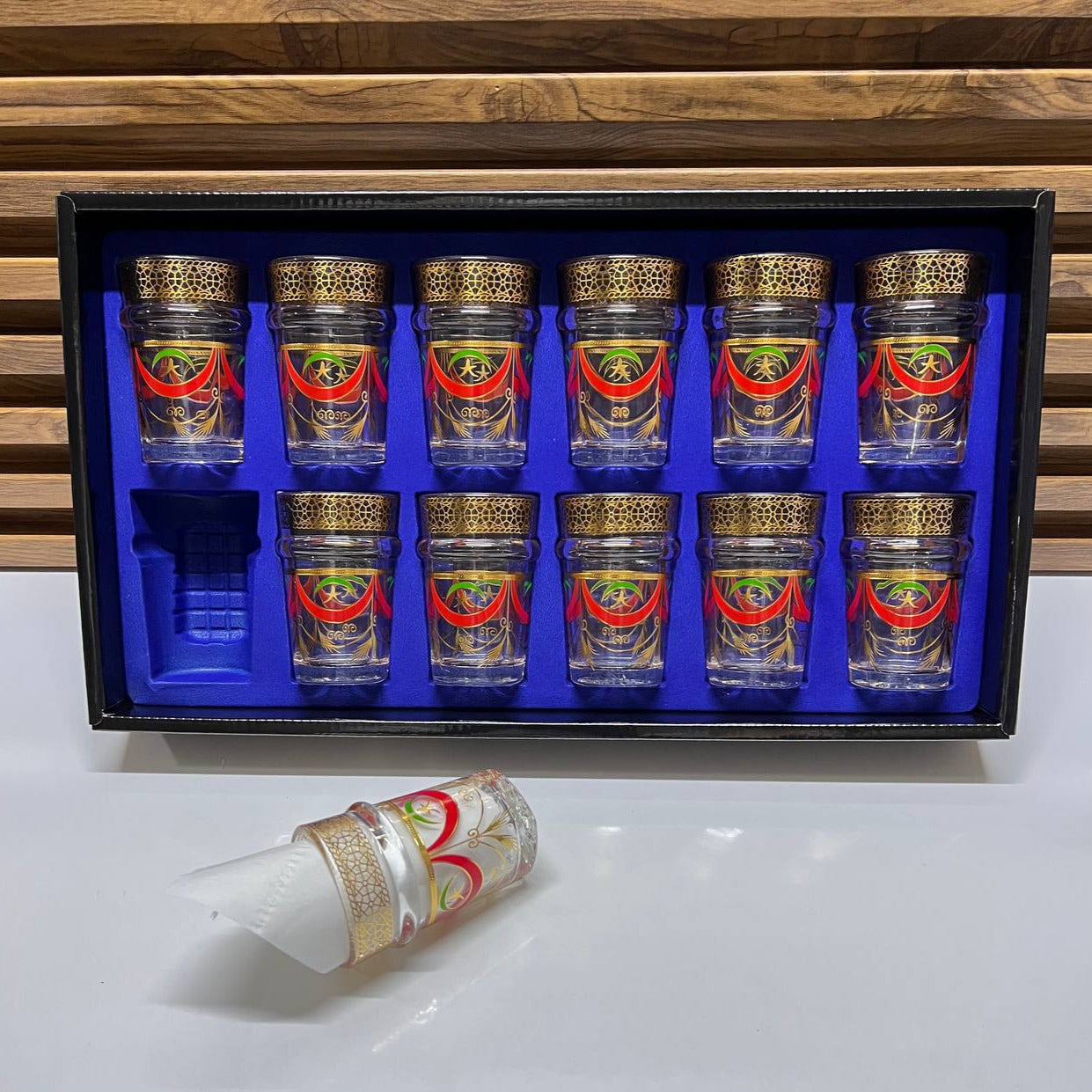 Ensemble 12 Verres à Thé Marocains Dorés – Élégance et Tradition