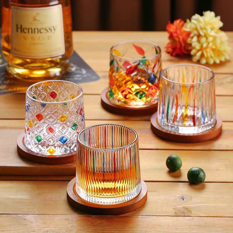Verres Texturé à Relief avec Finitions Colorées – Idéal pour Cocktails ou Décoration